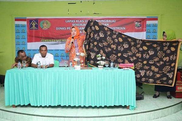 Ketua TP. PKK Tanjungbalai Berikan Pelatihan Keterampilan Warga Binaan Lapas Kelas IIB Pulau Simardan