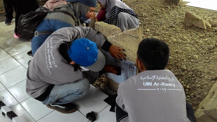 Praktikum Arkeologi, Mahasiswa SKI UIN Ar-Raniry Kunjungi Sejumlah Situs di Aceh Utara