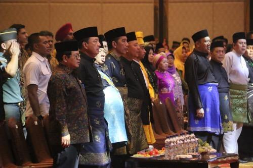 Walikota Medan dan Ketua TP PKK Kota Medan Hadiri Rakernas MABMI