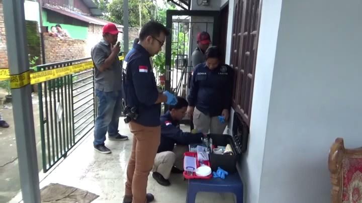 Poldasu Gelar Olah TKP Rumah Korban Pembunuhan Satu Keluarga di Tanjung Morawa