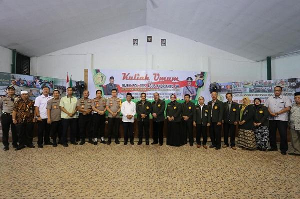 Kapolda Berikan Kuliah Umum Pembekalan Wisudawan dan Wisudawati Universitas UMN Al Washliyah