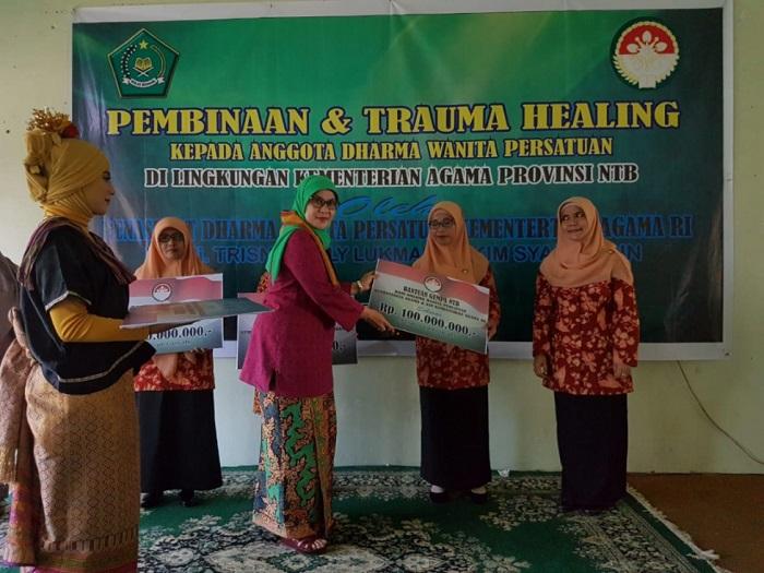 Dharma Wanita Persatuan Kemenag RI Salurkan Rp500 Juta untuk Korban Terdampak Gempa NTB