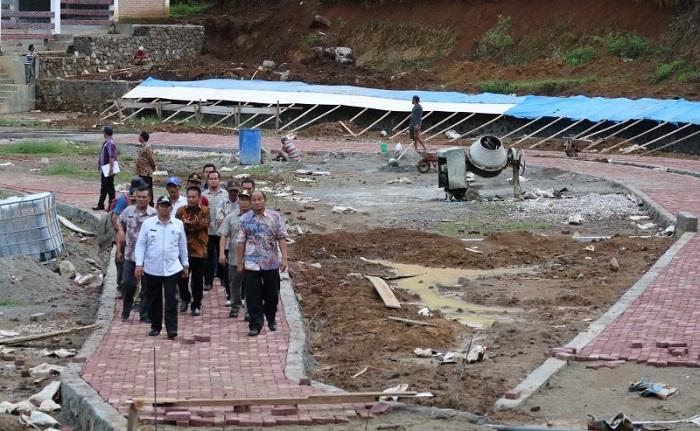 Bupati Samosir Monitoring Tata Lokasi Wisata di Harian dan Sianjurmulamula