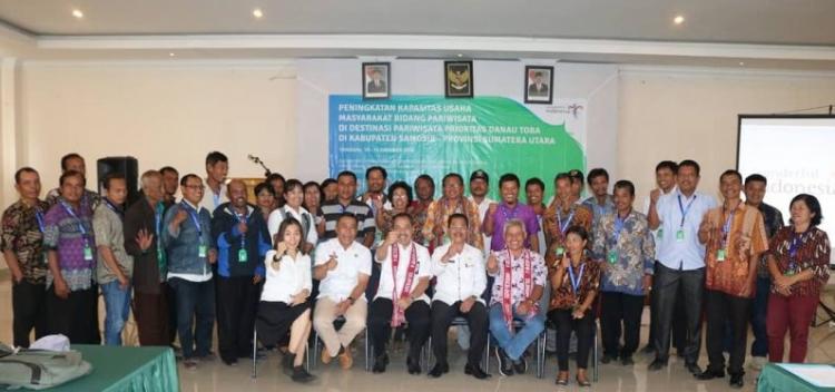 Sekda Samosir Buka Acara Sosialisasi Peningkatan Usaha Masyarakat