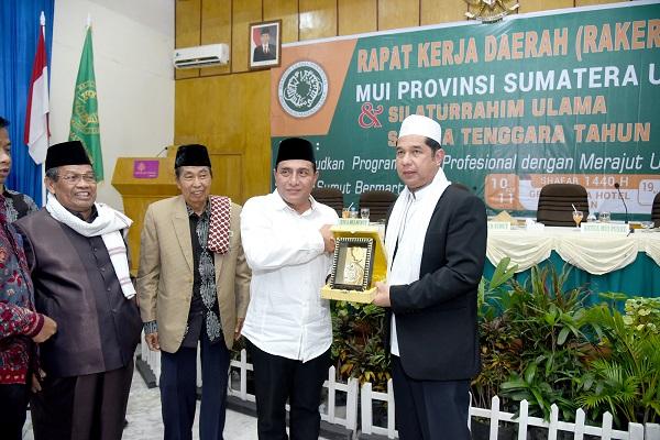 Buka Rakerda III MUI Sumut, Gubernur Sebut Umaro Harus Takut kepada Ulama