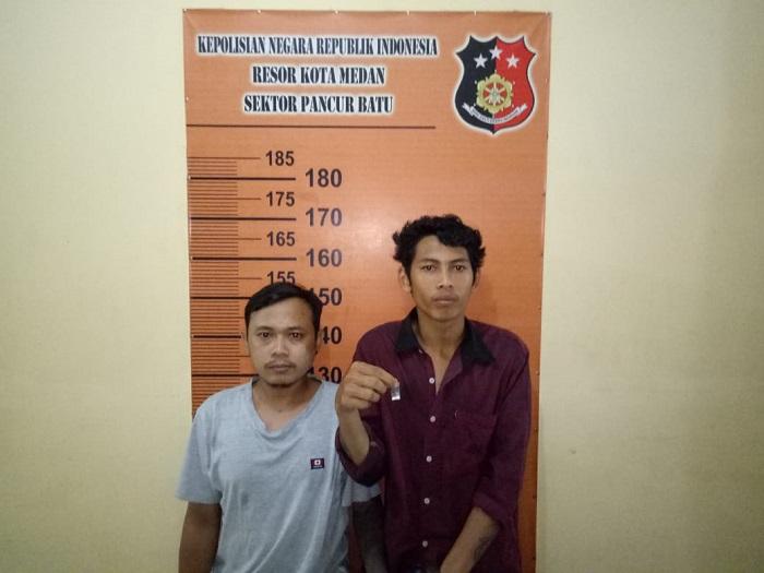Polsek Pancurbatu Tangkap Dua Pria Bawa Sabu di Simpang Namorih