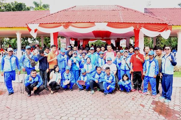 Peringati Haornas ke-36, Bupati Deli Serdang Serahkan Penghargaan kepada Atlet dan Pelatih Berprestasi 