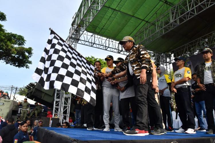 HUT FKPPI, Kolonel Zainuddin Lepas Peserta Jalan Sehat