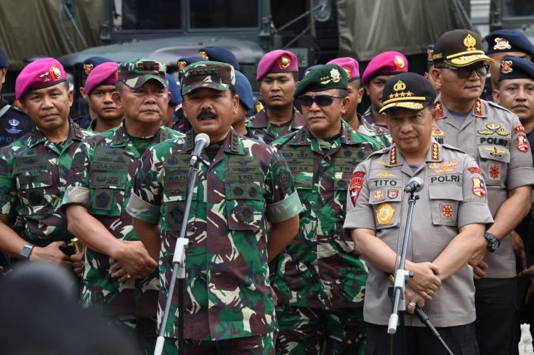 Panglima TNI Bersama Kapolri Tinjau Pengamanan Jelang Pelantikan Presiden dan Wapres RI