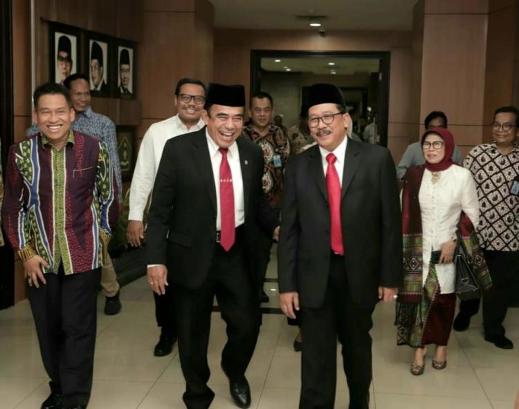 Sambut Kehadiran Wamenag Zainut Tauhid, Fachrul Razi: Siapapun Yang Datang, Kita Berbagi Tugas