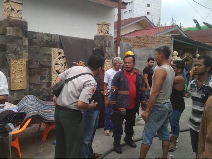 Kebakaran Rumah Kos Jalan Pintu Air, BPBD Medan Turunkan 4 Unit Mobil Pemadam