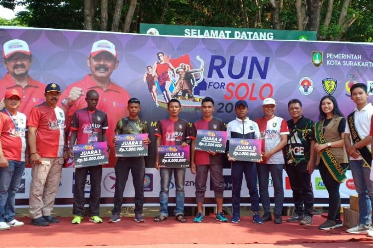 Pelari Yonif 411 Pandawa Kostrad Raih Juara di Ajang Run For Solo 2019
