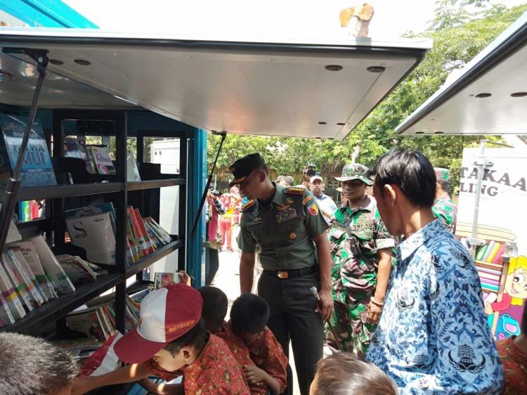 Kolonel Sudaryanto Bangga Melihat Anak-Anak di Lokasi TMMD
