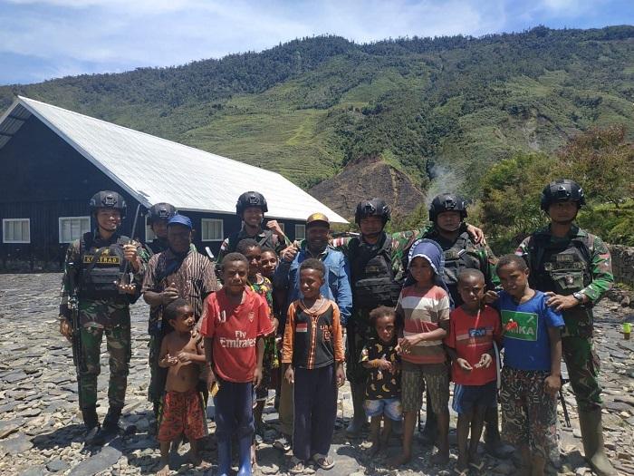 Satgas Pamtas RI-PNG Yonif Raider 514/SY Wujudkan Lingkungan Asri di Gereja Kampung Karubate