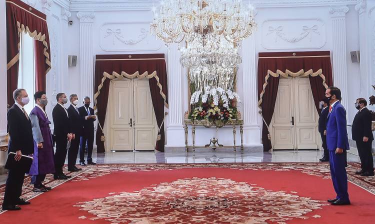 Presiden Jokowi Terima Surat Kepercayaan 7 Duta Besar Negara Sahabat
