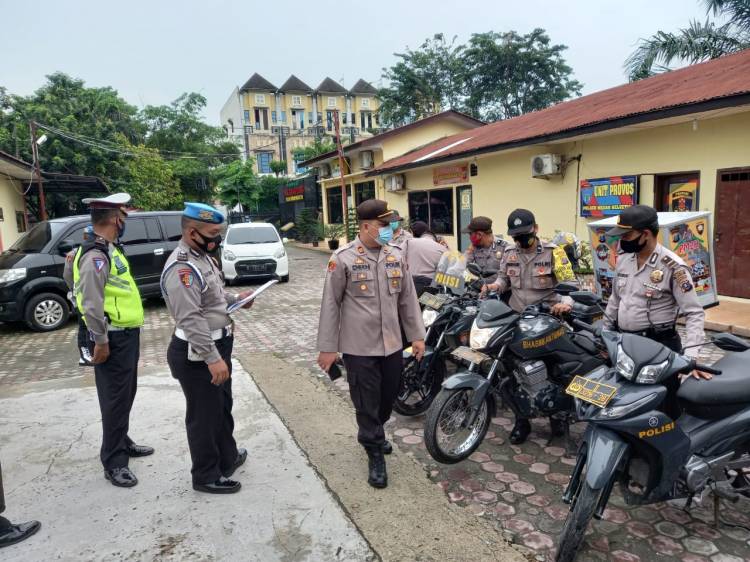 Polsek Medan Helvetia Cek Kesiapan Personil dan Perlengkapan Dinas