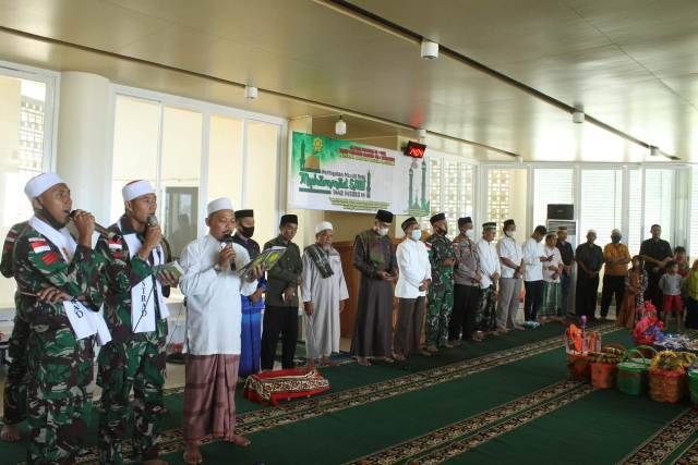 Satgas Yonif 413 Kostrad Peringati Maulid Nabi Muhammad SAW 1442 H di Kampung Skouw Jayapura
