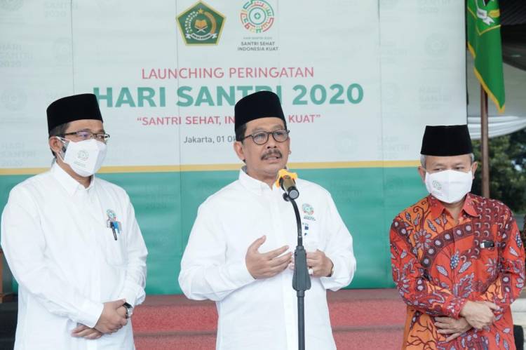 Foto KH Ma&rsquo;ruf Amin Disandingkan dengan Kakek Sugiono, Wamenag Ingatkan Etika Bermedsos