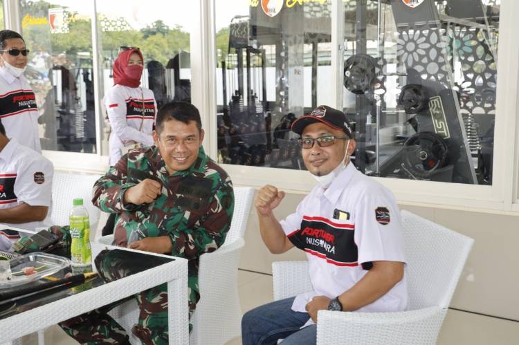 HUT TNI, Kodam Brawijaya Disambangi Komunitas Fortuner