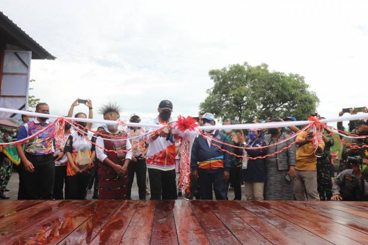 Pangdam XVII/Cenderawasih Resmikan Pusat Kuliner di Sentani