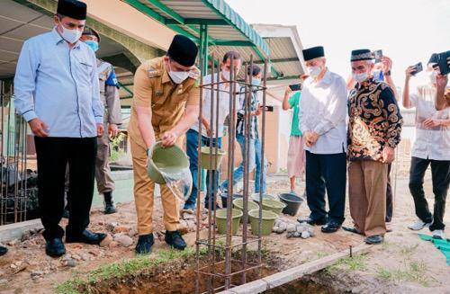 Walikota Medan Letakkan Batu Pertama Renovasi Masjid Quatul Muslimin