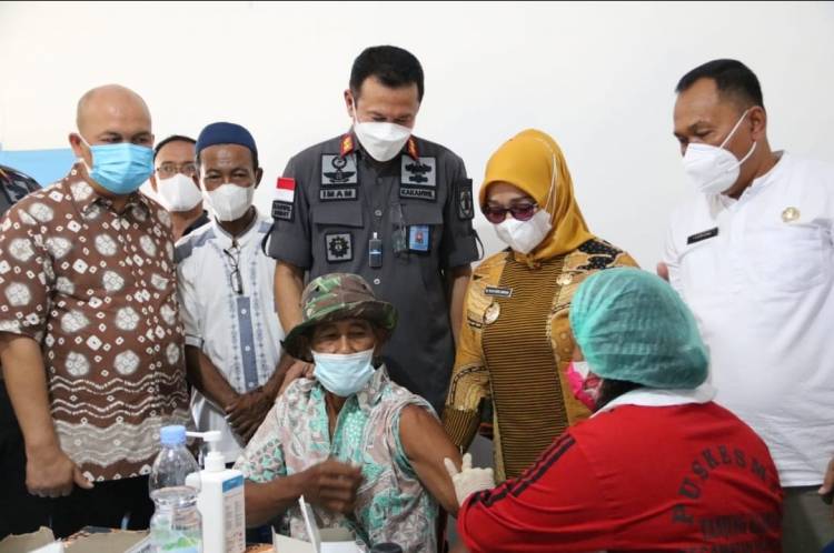 Kemenkumham Sumut Bersinergi dengan Alumni USU Gelar Vaksinasi Massal di Labuhan Batu