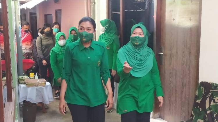 Anak Anggota Kodim Surabaya Utara Dapat Perhatian dari Istri KSAD
