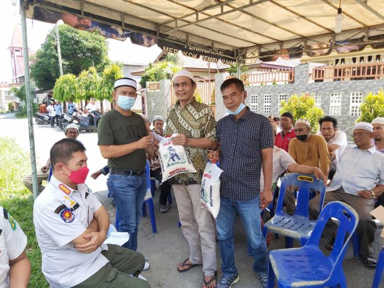 Mantan Pegawai RRI Wafat, Ketua Pewarta Berikan Santunan dan Dua Goni Beras