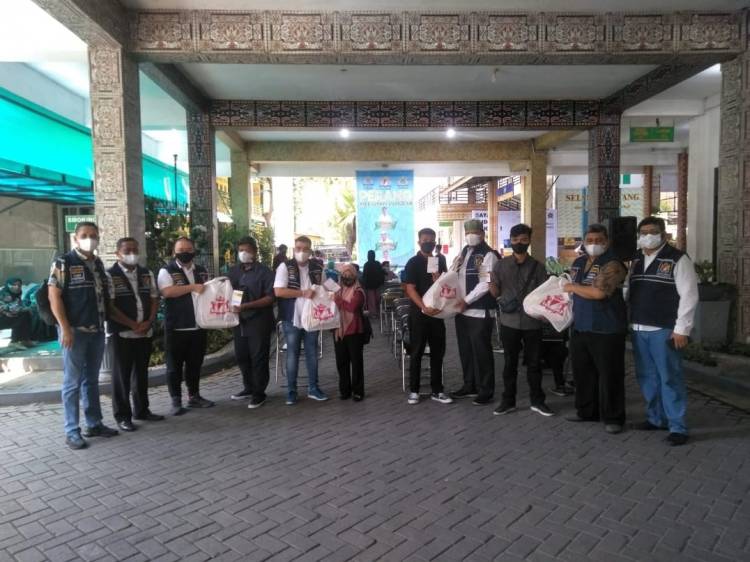  Pengurus KADIN Sumut Tinjau Vaksinasi Mobilitas KADIN Medan