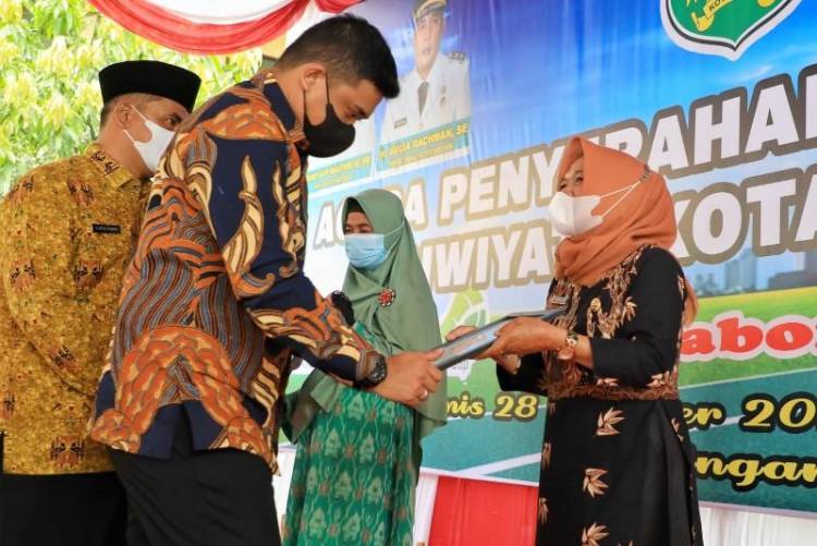 48 Sekolah Terima Piagam Penghargaan Adiwiyata dari Wali Kota Medan Bobby Nasution
