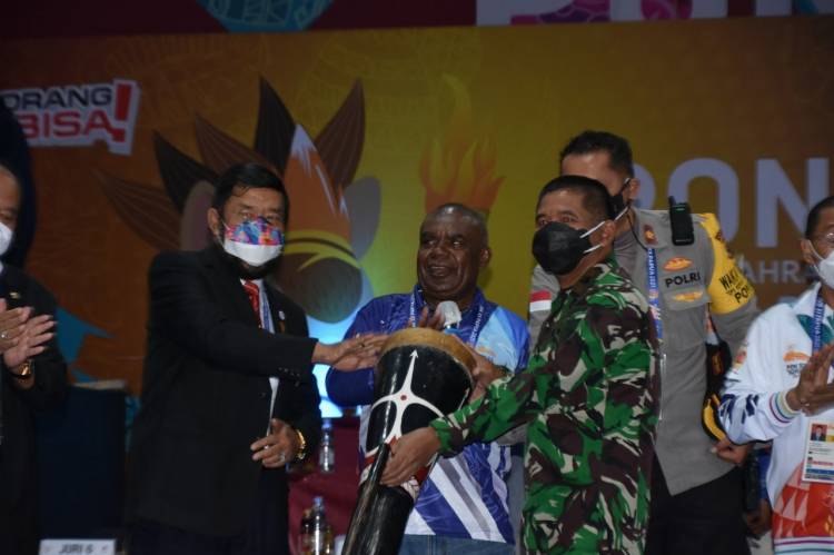 Danrem 174 Merauke Dampingi Bupati Merauke Buka Pertandingan Wushu di GOR Hiad Sai Merauke
