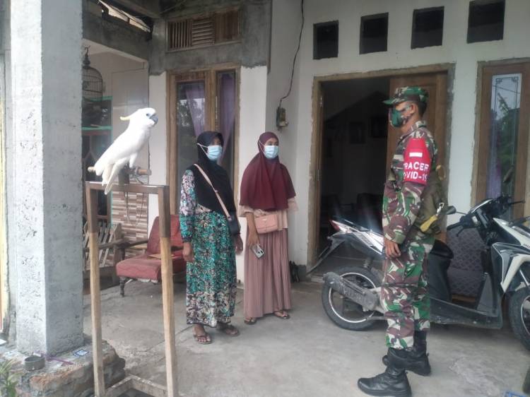  Babinsa Edukasi Warga Soal Protokol Kesehatan