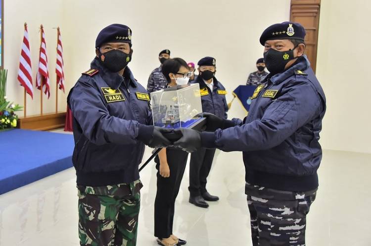 Panglima TNI Terima Brevet Kehormatan Hidro-Oseanografi TNI AL