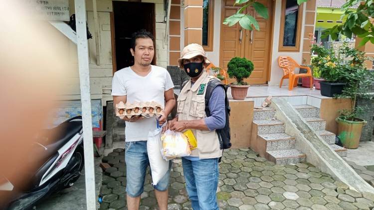 KSJ Binjai dan Djoeragan Ponsel Bantu Warga Kurang Mampu Terdampak Covid-19