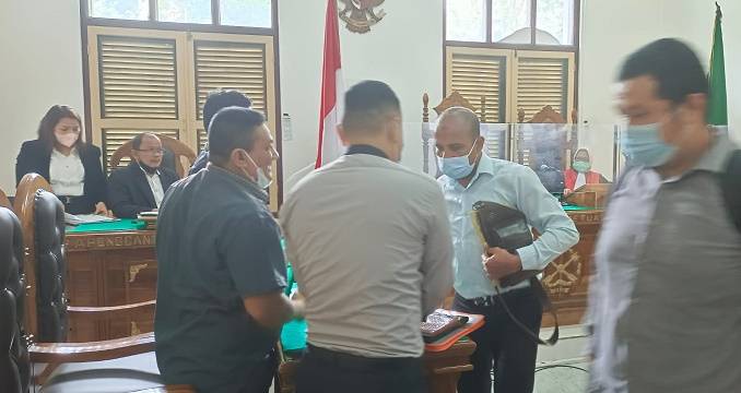 Sitompul Gugat Dubes Rusia dan dr Fauzi Nasution Rp 15 Miliar