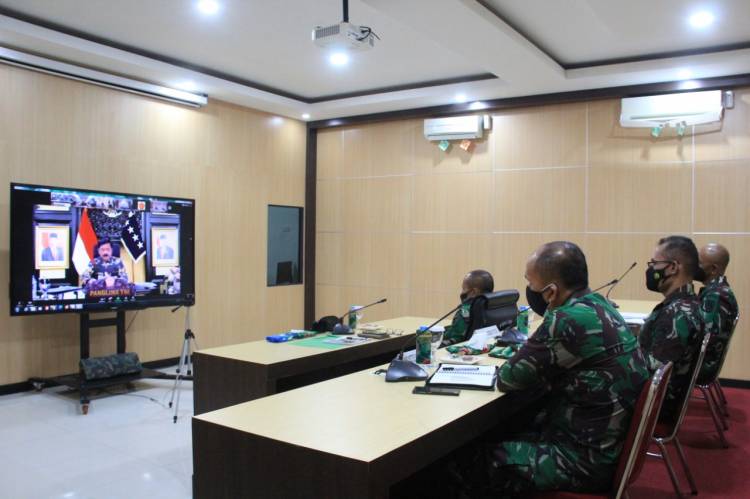 Bahas Penanganan Covid-19, Pengamanan Natal Dan Tahun Baru, Pangdam XVII/Cenderawasih Ikuti Vicon Dengan Panglima TNI