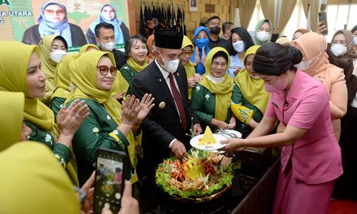 Edy Rahmayadi Harapkan BKOW Sumut Terus Berkiprah Jalankan Program Sosial ke Masyarakat