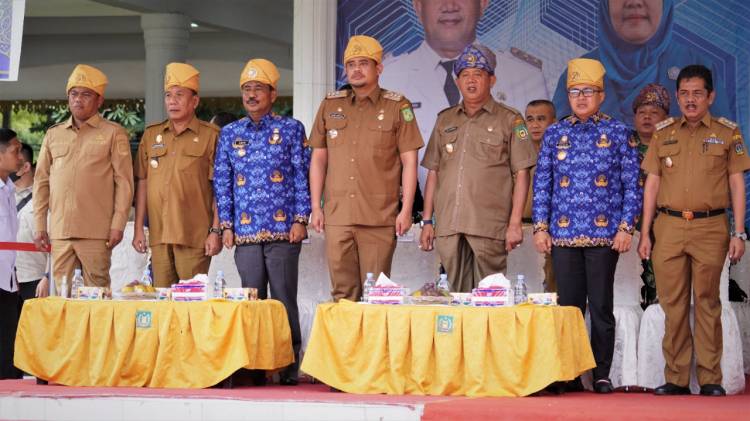 Plt Bupati Langkat Syah Afandin Serahkan Bansos Rp 11,5 Miliar untuk 21.854 Warga