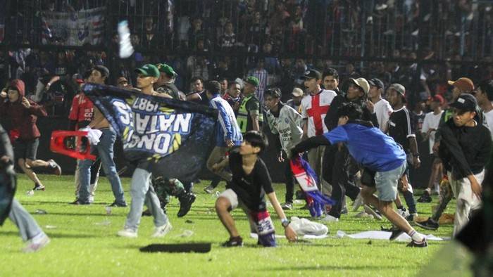  Seratusan Tewas, Menko Polhukan: Tragedi Kanjuruhan Bukan Bentrok Antarsuporter