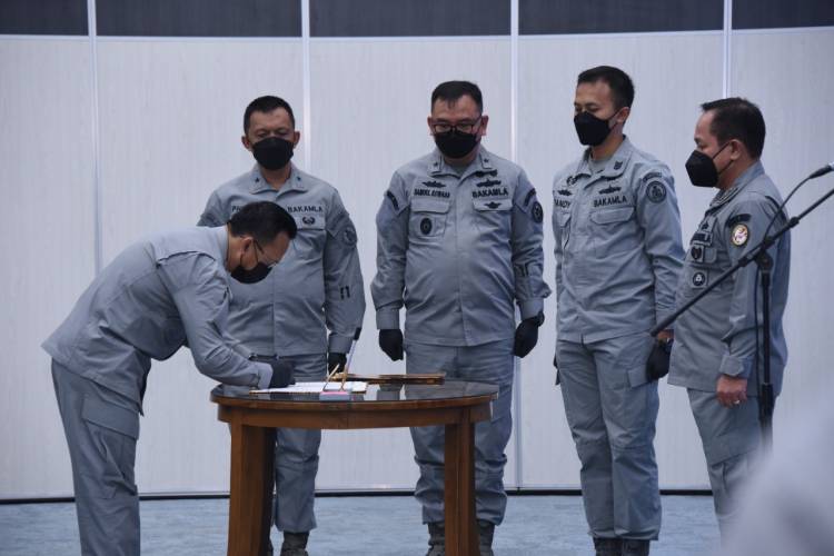  Kepala Bakamla Pimpin Sertijab Dua Jabatan Direktur Bakamla  