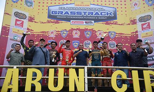  Saksikan Kejurnas Motorcross Grasstrack Region I Sumatera, Gubernur Edy Rahmayadi Minta Semua Pembalap Saling Dukung untuk Persiapan PON