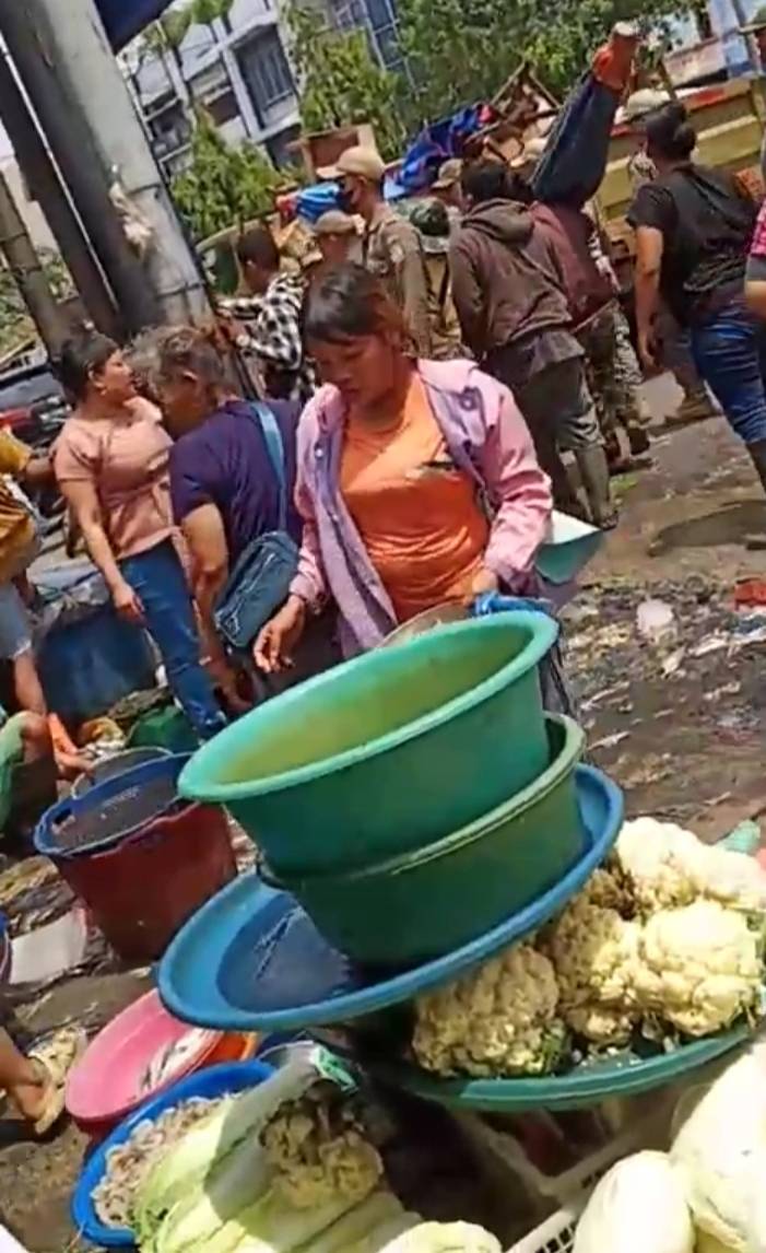 Rampas Jualan Pedagang, Sat Pol PP Pemko Medan Aniaya PKL di Pasar Sei Sikambing