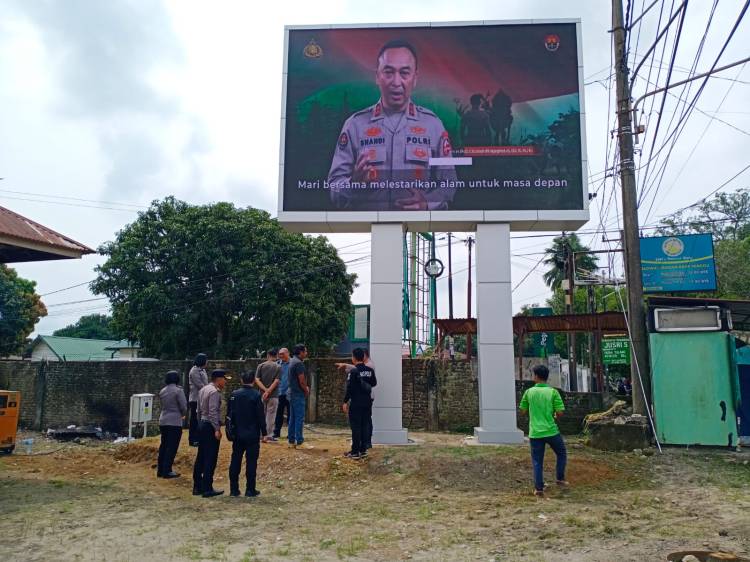 Tim Div Humas Polri Kunker ke Polsek Pancur Batu, Asistensi Pekerjaan Pengadaan Led Outdoor Videotron