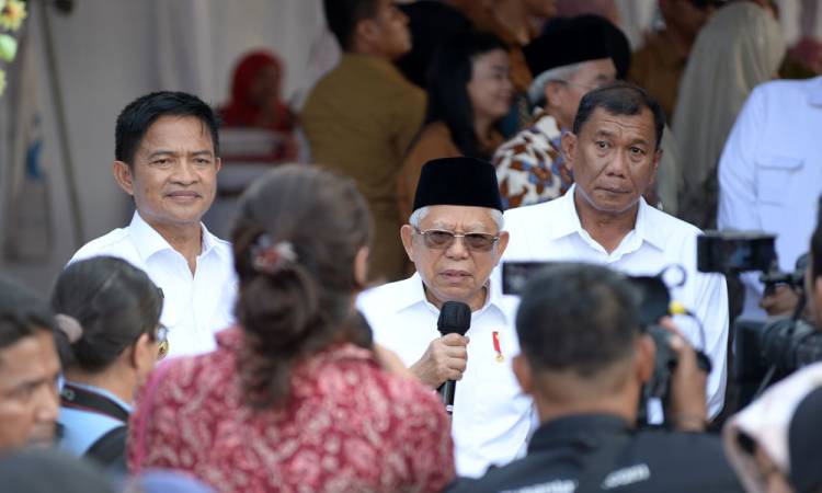 Pj Gubernur Sumut Dampingi Wapres RI Tinjau Posyandu di Deliserdang