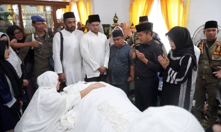 Pj Gubernur Sumut Lepas Jenazah Dato&rsquo; Seri Syamsul Arifin