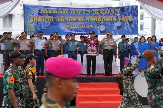 Gubsu Erry Nuradi Lepas Kirab Kadet AAL