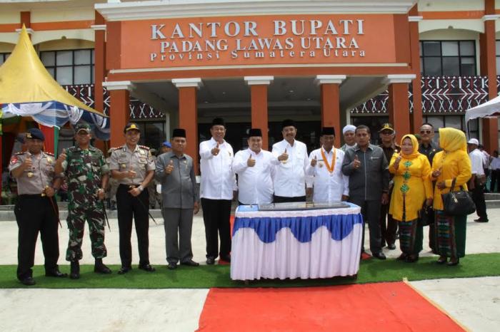 Gubsu Resmikan Kantor Bupati Padang Lawas Utara