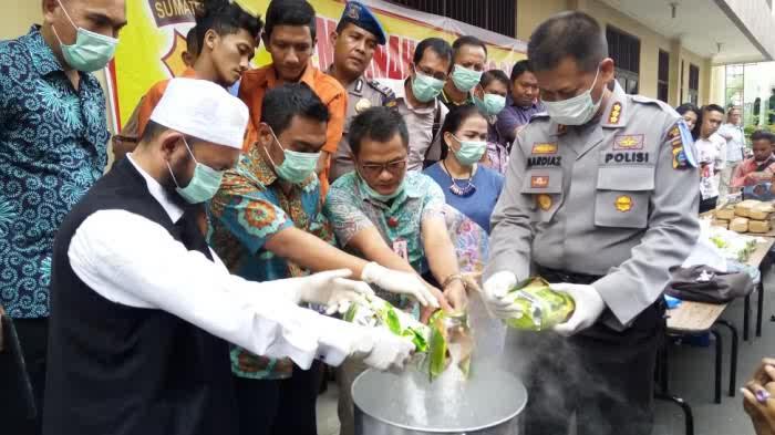 Kapolrestabes Medan Musnahkan Puluhan Kilogram Sabu dan Ganja