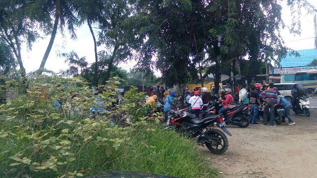 Massa Buruh Deli Serdang Menuju Kantor Gubernur Sumut