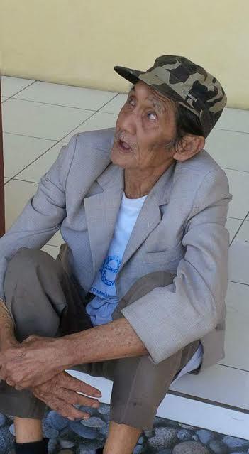 Kakek Pikun Bernampilan Necis Ini Mencari Keluarganya